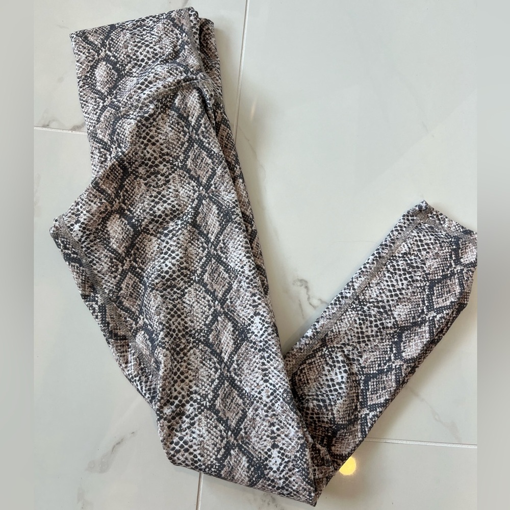 DYI define your inspiration brand 7/8 length yoga leggings snake print python XS